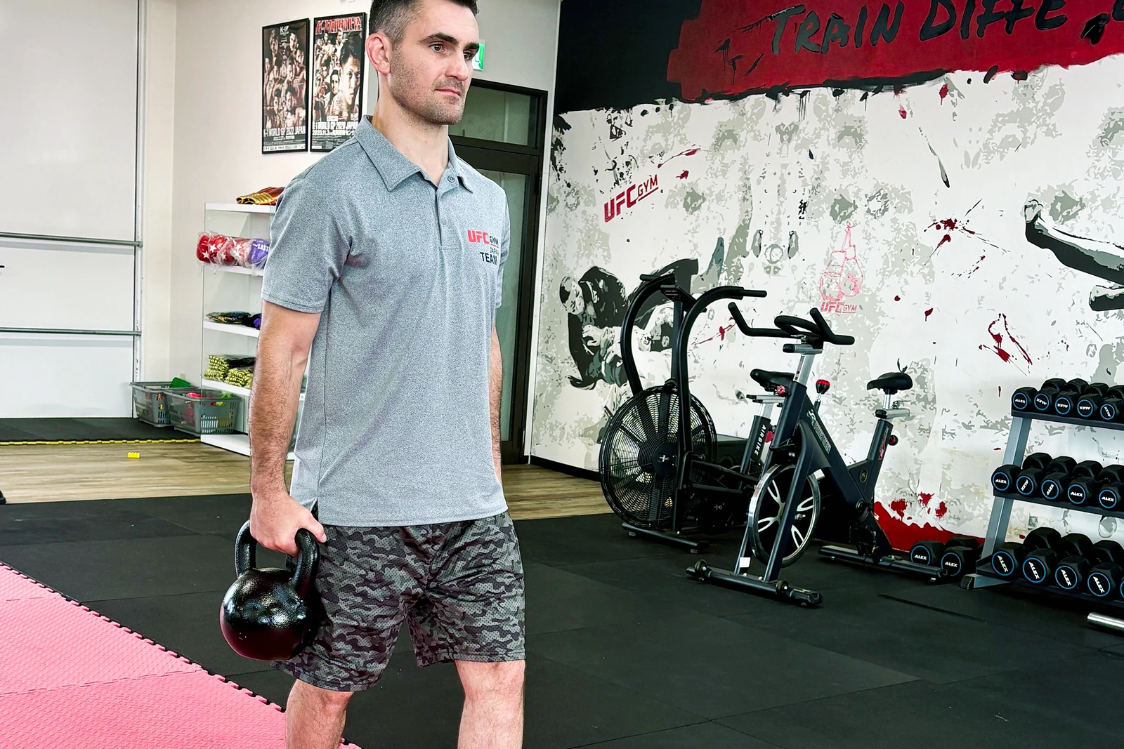 Farmers Carry training at UFC Gym Kani
