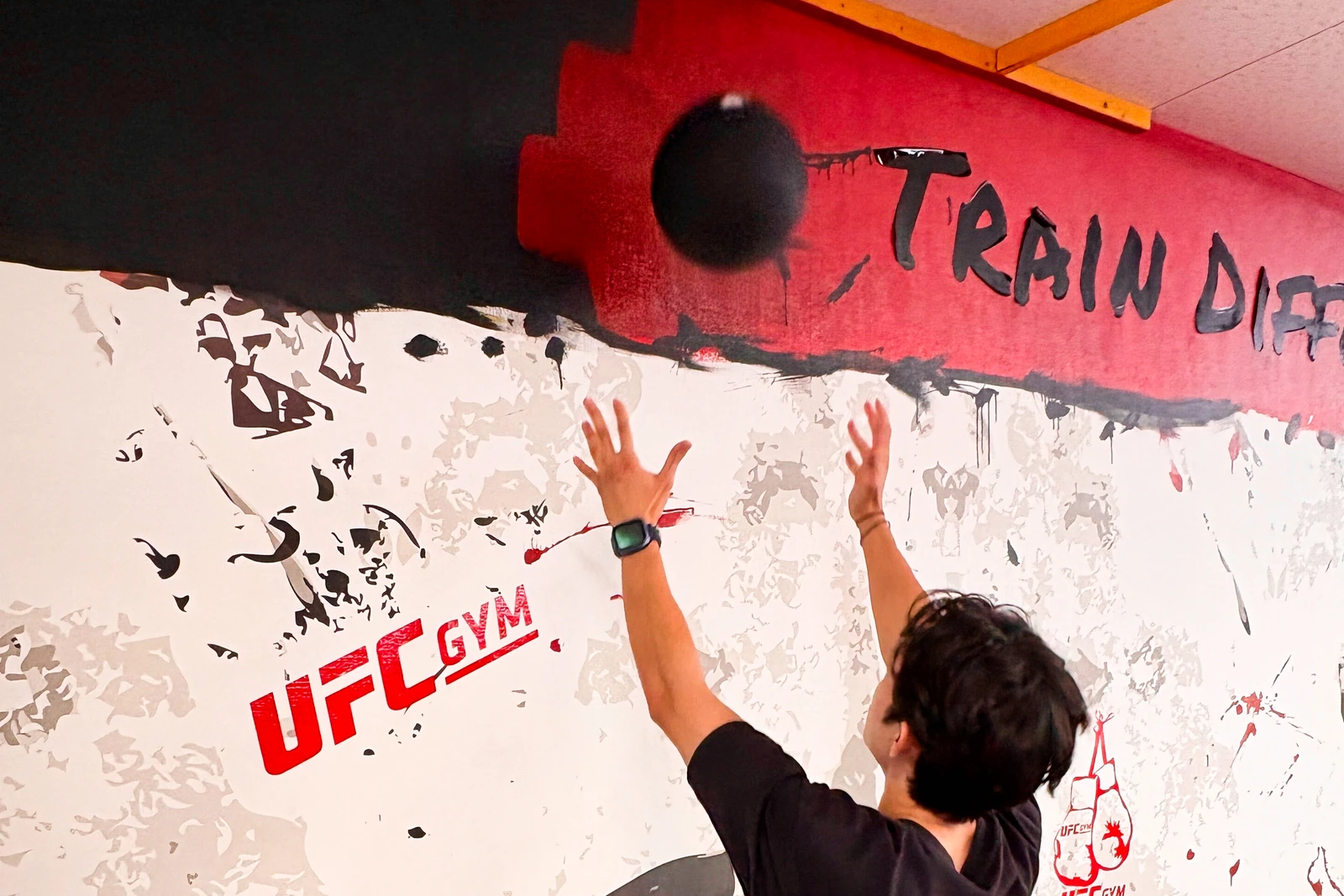 Wall Balls training at UFC Gym Kani